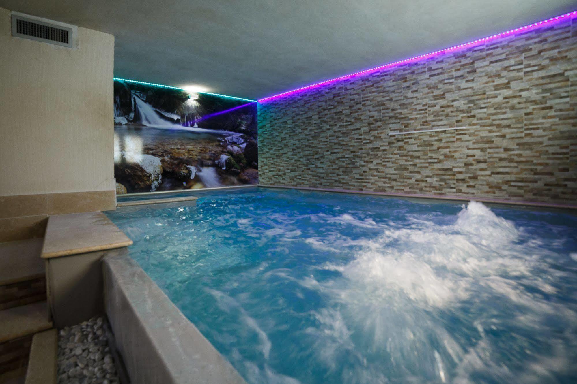Olympic Regina Hotel Pinzolo Εξωτερικό φωτογραφία